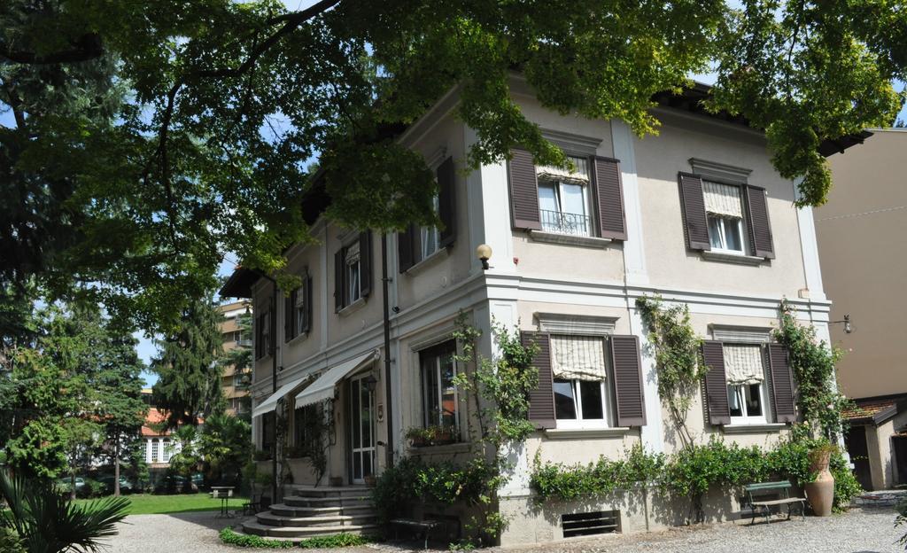 Invilla B&B Varese Bagian luar foto