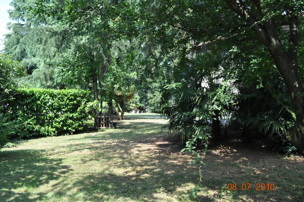 Invilla B&B Varese Bagian luar foto