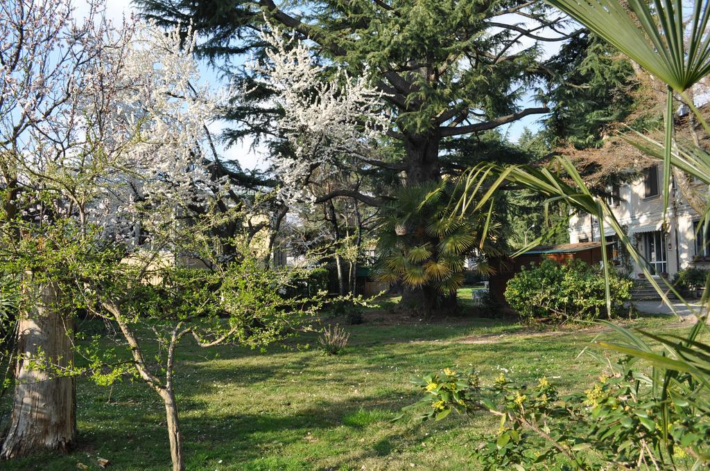 Invilla B&B Varese Bagian luar foto